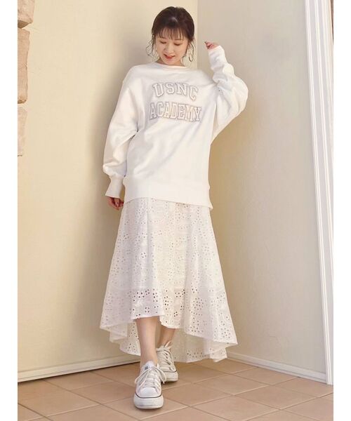 MERCURYDUO（マーキュリーデュオ）の「カレッジプリントスウェット（スウェット・レディース・ベージュ/オフホワイト・FREE）」の3枚目の写真