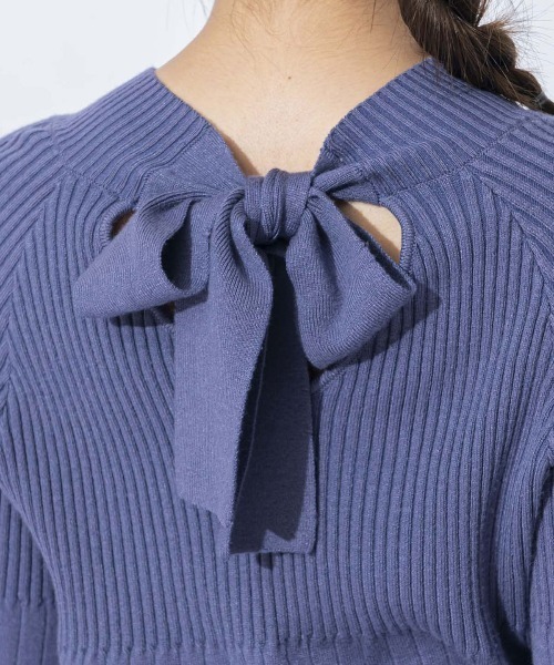 REDYAZEL（レディアゼル）の「バックリボンタートルネックニットプルオーバー（ニット/セーター・レディース・ブルー/ベージュ/ネイビー・FREE）」の17枚目の写真
