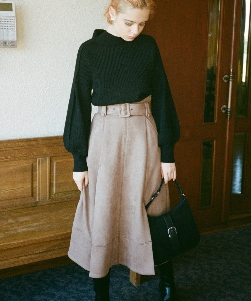 REDYAZEL（レディアゼル）の「バックリボンタートルネックニットプルオーバー（ニット/セーター・レディース・ブルー/ベージュ/ネイビー・FREE）」の6枚目の写真