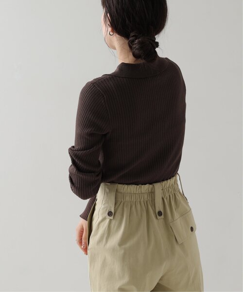 RAY CASSIN（レイカズン）の「衿付きヘンリーニットプルオーバー（ニット/セーター・レディース・ブラウン/ライトカーキ/キナリ・FREE）」の5枚目の写真