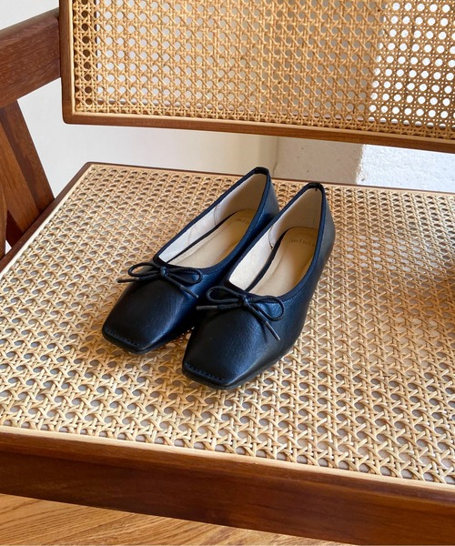 EPIMI E'PIMMY（エピミエピミー）の「スクエアバレエシューズ（バレエシューズ・レディース・ホワイト/ブラック/シルバー/グリーン・MEDIUM/LARGE）」の2枚目の写真