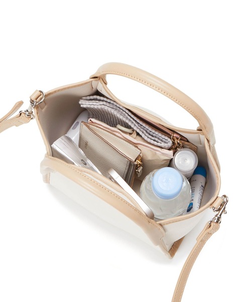 TOPKAPI（トプカピ）の「ネオプレン パイピング ミニ ショルダーバッグ（ショルダーバッグ・レディース・ベージュ/ブラック/マスタード/グレイッシュベージュ/グリーン・FREE）」の22枚目の写真