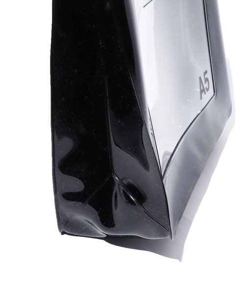 NaNa-NaNa（ナナナナ）の「nana-nana/ナナナナ A5/A6 (PVC) クリアハンドバッグ ショルダーバック 2WAY（ハンドバッグ・レディース・ブラック/パープル/グリーン・ONE SIZE）」の10枚目の写真