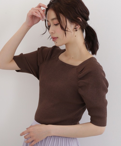 NATURAL BEAUTY BASIC（ナチュラルビューティーベーシック）の「ドルマンギャザーリブニット（ニット/セーター・レディース・ベージュ/ブラウン/ラベンダー・MEDIUM）」の2枚目の写真