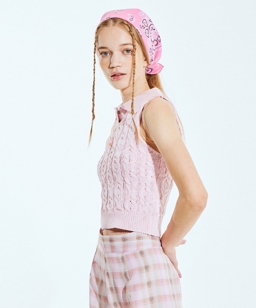 outxo（アウトエクソ）の「A'GEM/9 × .kom『OUTXO/アウトエクソ』クロップド丈 ノースリーブニットカットソー（ニット/セーター・レディース・ピンク・FREE）」の5枚目の写真