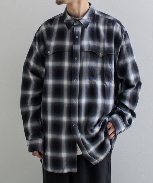 GLOSTER（グロスター）の「【GLOSTER/グロスター】オンブレチェック ウエスタンシャツ（シャツ/ブラウス・メンズ・ネイビー/レッド・M/L）」の2枚目の写真