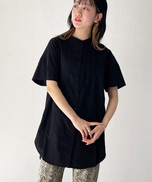 Shelly island(シェリーアイランド)の「ハーフスリーブタックシャツ(シャツ/ブラウス・レディース・ホワイト/ブラック・FREE)」の2枚目の写真