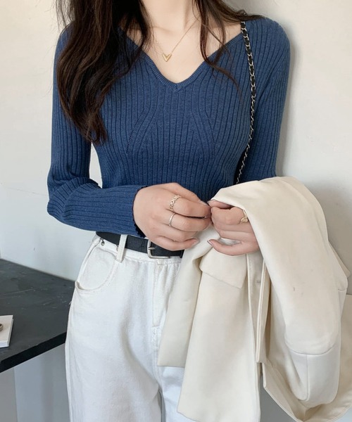 ABITOKYO（アビトーキョー）の「Vネックミドル丈リブニットプルオー（ニット/セーター・レディース・ブラック/ベージュ/イエロー/ブルーグレー/グレイッシュベージュ/ネイビー/チャコールグレー/スモークピンク・FREE）」の6枚目の写真