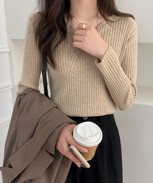 ABITOKYO（アビトーキョー）の「Vネックミドル丈リブニットプルオー（ニット/セーター・レディース・ブラック/ベージュ/イエロー/ブルーグレー/グレイッシュベージュ/ネイビー/チャコールグレー/スモークピンク・FREE）」の5枚目の写真