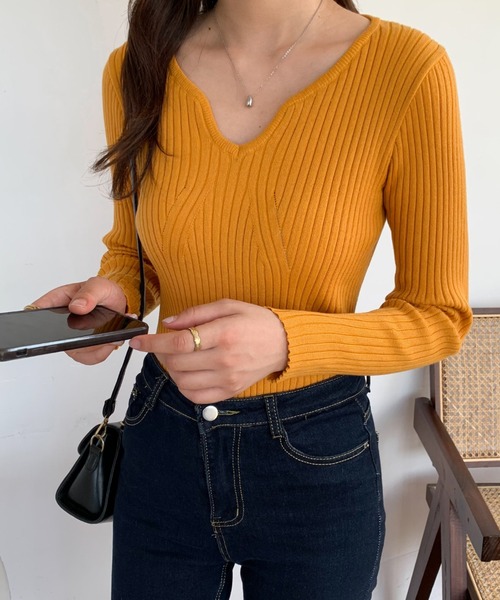 ABITOKYO（アビトーキョー）の「Vネックミドル丈リブニットプルオー（ニット/セーター・レディース・ブラック/ベージュ/イエロー/ブルーグレー/グレイッシュベージュ/ネイビー/チャコールグレー/スモークピンク・FREE）」の7枚目の写真