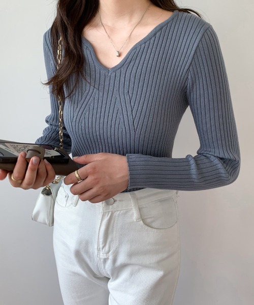 ABITOKYO（アビトーキョー）の「Vネックミドル丈リブニットプルオー（ニット/セーター・レディース・ブラック/ベージュ/イエロー/ブルーグレー/グレイッシュベージュ/ネイビー/チャコールグレー/スモークピンク・FREE）」の18枚目の写真