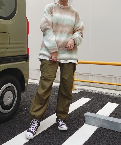 CORNERS(コーナーズ)の「グラデーションオーバーサイズニット(ニット/セーター・レディース・グレー/ピンク/グリーン/ベージュ/アイボリー/イエロー・FREE)」の20枚目の写真