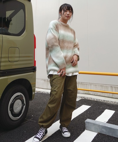 CORNERS(コーナーズ)の「グラデーションオーバーサイズニット(ニット/セーター・レディース・グレー/ピンク/グリーン/ベージュ/アイボリー/イエロー・FREE)」の21枚目の写真