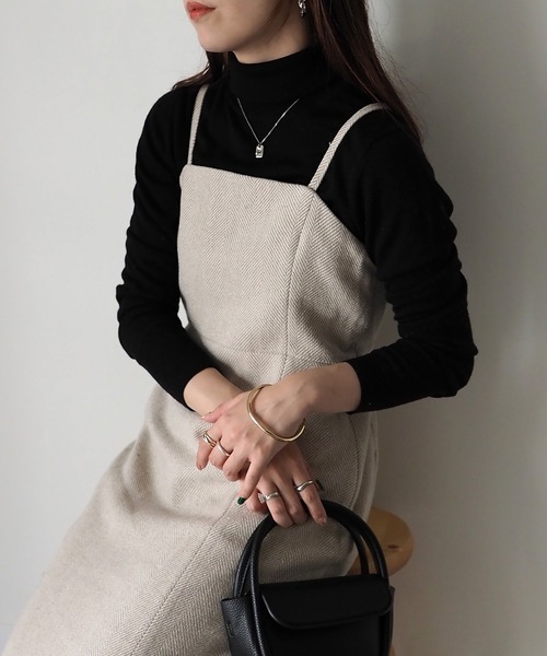 Riberry(リベリー)の「起毛ヘリンボーン 前スリットキャミワンピース(ワンピース・レディース・ブラック/グレー/ベージュ・MEDIUM)」の9枚目の写真