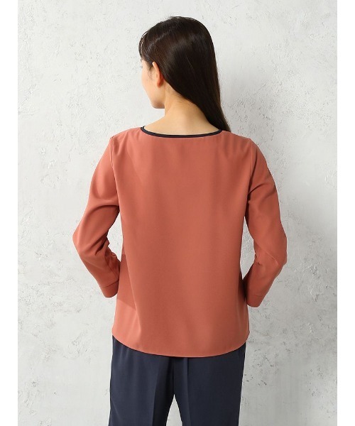 Perfect Suit FActory（パーフェクトスーツファクトリー）の「【お仕事OK/セットアップ可能】配色クルミ釦ブラウス　オレンジ/ライトグレー/ベージュ（シャツ/ブラウス・レディース・ライトグレー/ベージュ/オレンジ・M/L/S）」の9枚目の写真