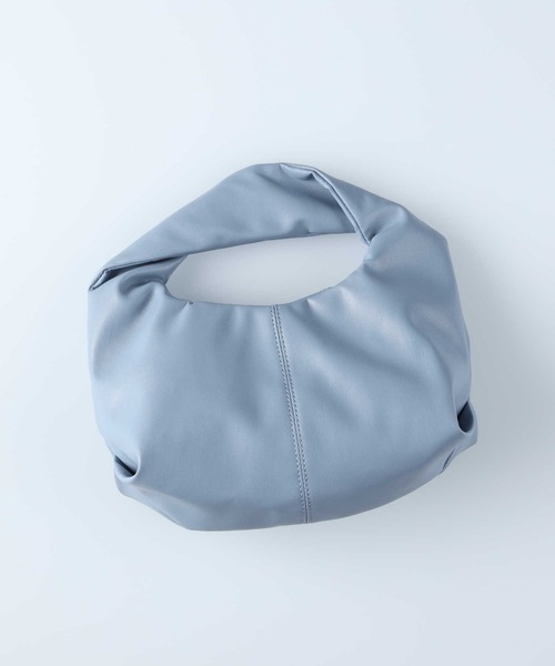 HONEYSUCKLE ROSE（ハニーサックルローズ）の「【HONEYSUCKLE ROSE】ＰＵねじりハンドルバッグ（ハンドバッグ・レディース・ブラック/ブルー・ONE SIZE）」の2枚目の写真