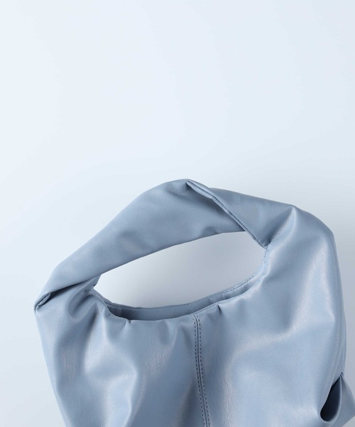 HONEYSUCKLE ROSE（ハニーサックルローズ）の「【HONEYSUCKLE ROSE】ＰＵねじりハンドルバッグ（ハンドバッグ・レディース・ブラック/ブルー・ONE SIZE）」の8枚目の写真