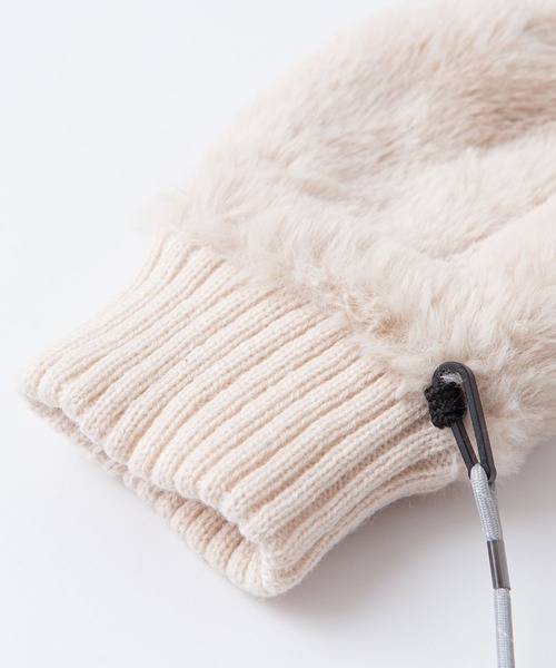 KANGOL（カンゴール）の「【KANGOL/カンゴール】取り外し可能ストラップ付 ミトングローブ　フェイクファー　手袋（手袋・レディース・ブラック/オレンジ/アイボリー/グレー・FREE）」の8枚目の写真