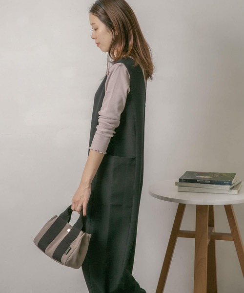 URBAN RESEARCH Sonny Label（アーバンリサーチサニーレーベル）の「マシンウォッシャブルVネックサロペット（サロペット/オーバーオール・レディース・ブラック/グレー系その他・FREE）」の5枚目の写真