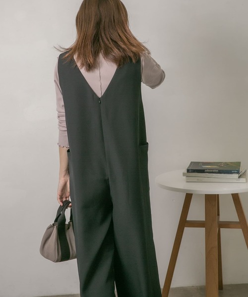 URBAN RESEARCH Sonny Label（アーバンリサーチサニーレーベル）の「マシンウォッシャブルVネックサロペット（サロペット/オーバーオール・レディース・ブラック/グレー系その他・FREE）」の6枚目の写真