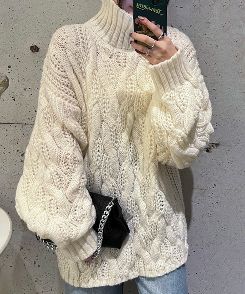 EPIMI E'PIMMY（エピミエピミー）の「オーバータートルケーブルチュニックニット（ニット/セーター・レディース・オリーブ/ブラック/オフホワイト/ピンク・MEDIUM）」の2枚目の写真