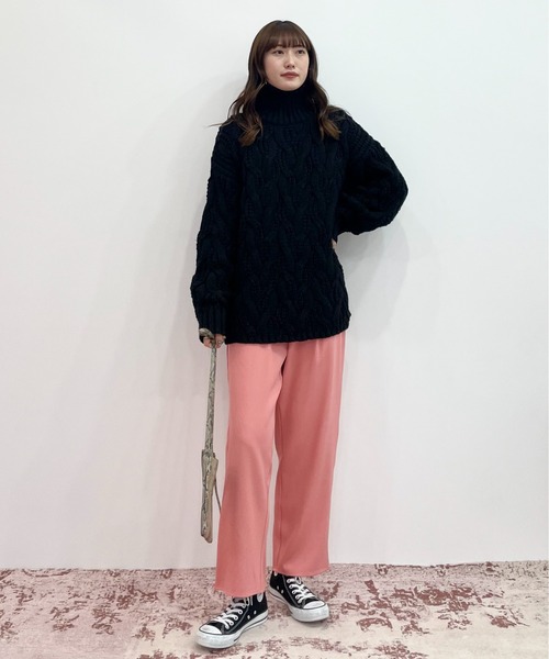 EPIMI E'PIMMY（エピミエピミー）の「オーバータートルケーブルチュニックニット（ニット/セーター・レディース・オリーブ/ブラック/オフホワイト/ピンク・MEDIUM）」の9枚目の写真