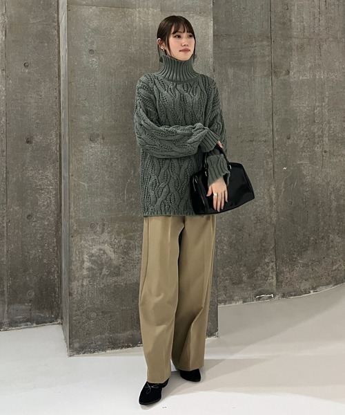 EPIMI E'PIMMY（エピミエピミー）の「オーバータートルケーブルチュニックニット（ニット/セーター・レディース・オリーブ/ブラック/オフホワイト/ピンク・MEDIUM）」の22枚目の写真