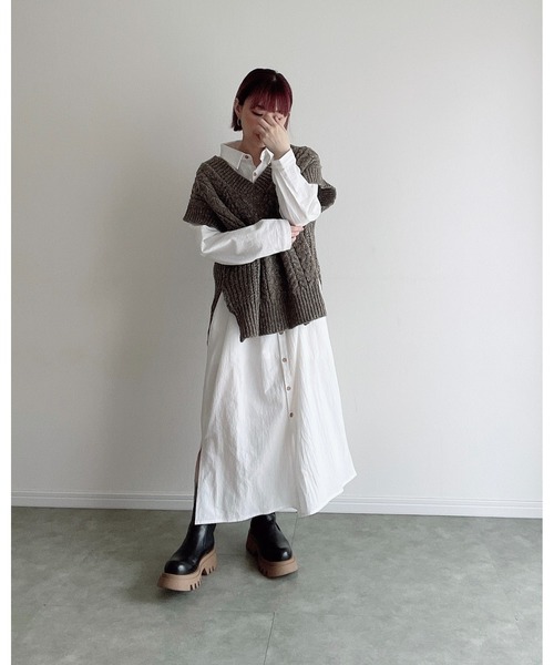 Yucca（ユッカ）の「ミックスケーブルベスト（MEKKE　低身長向け）（ニット/セーター・レディース・ベージュ/ブラウン/ダークブラウン・FREE）」の13枚目の写真