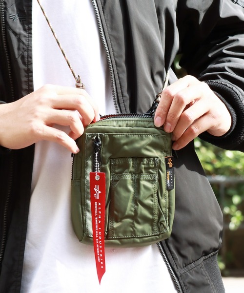 Alpha Industries（アルファインダストリーズ）の「ALPHA INDUSTRIES/アルファインダストリーズ  UTILITY POCKET SACOCHE CORDURA サコッシュ（ショルダーバッグ・メンズ・ブラック/オリーブ・FREE）」の17枚目の写真