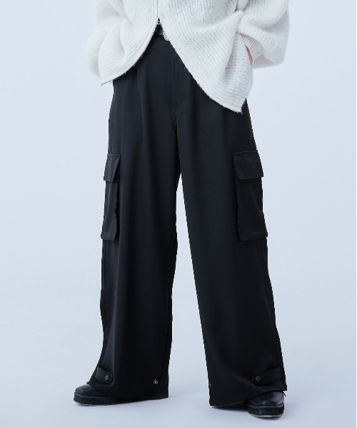 Ellno Loset（エルノロゼット）の「2wayカーゴパンツ（カーゴパンツ・メンズ・ブラック/チャコールグレー・SMALL/MEDIUM/LARGE）」の2枚目の写真