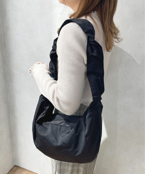 apres jour(アプレジュール)の「【apres jour×ARIAZ】ギャザーショルダーバッグ(ショルダーバッグ・レディース・アイボリー/ブラック・フリー)」の9枚目の写真