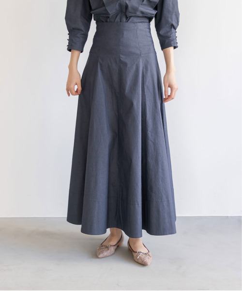 RANDA（ランダ）の「【選べる丈感】ハイウエストフレアスカート（スカート・レディース・ブルー/クリーム/インディゴブルー・FREE/TM）」の4枚目の写真