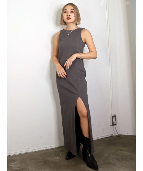 EMODA（エモダ）の「スリットリブカットワンピース（ワンピース・レディース・ブラック/グレー/ブルー・FREE）」の14枚目の写真