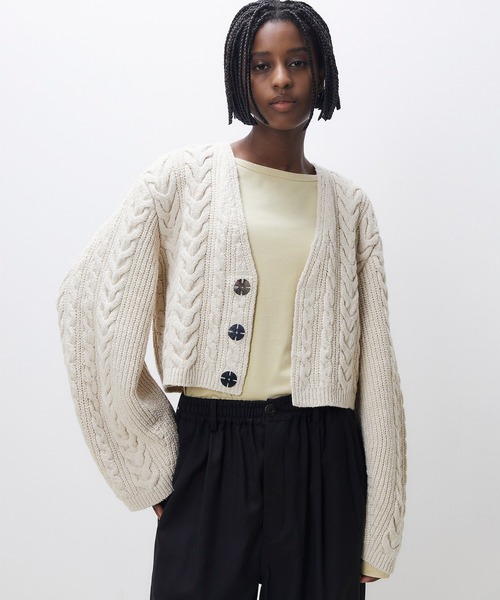 UNFIL(アンフィル)の「unfil アンフィル / cotton & lambs wool cable-knit cropped cardigan コットン&ラムウール ケーブルニット クロップドカーディガン / WHFL-UW120(カーディガン/ボレロ・レディース・アイボリー/ライトグレー・1)」の7枚目の写真