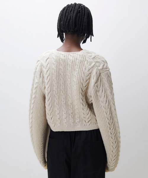 UNFIL(アンフィル)の「unfil アンフィル / cotton & lambs wool cable-knit cropped cardigan コットン&ラムウール ケーブルニット クロップドカーディガン / WHFL-UW120(カーディガン/ボレロ・レディース・アイボリー/ライトグレー・1)」の9枚目の写真
