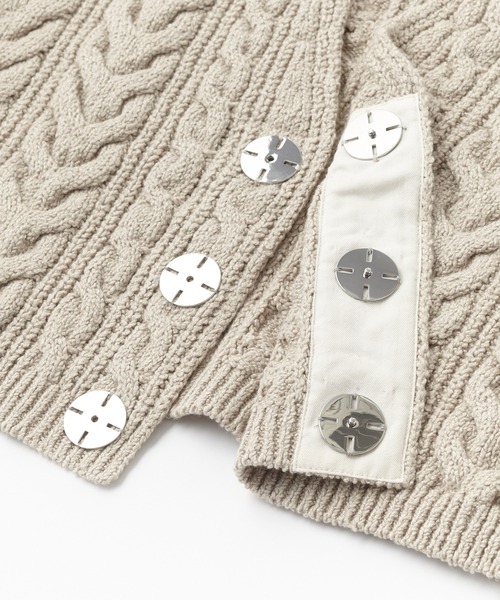 UNFIL(アンフィル)の「unfil アンフィル / cotton & lambs wool cable-knit cropped cardigan コットン&ラムウール ケーブルニット クロップドカーディガン / WHFL-UW120(カーディガン/ボレロ・レディース・アイボリー/ライトグレー・1)」の5枚目の写真