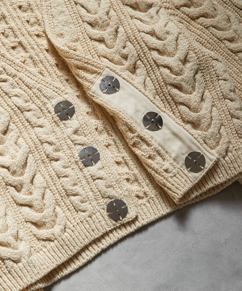 UNFIL(アンフィル)の「unfil アンフィル / cotton & lambs wool cable-knit cropped cardigan コットン&ラムウール ケーブルニット クロップドカーディガン / WHFL-UW120(カーディガン/ボレロ・レディース・アイボリー/ライトグレー・1)」の21枚目の写真