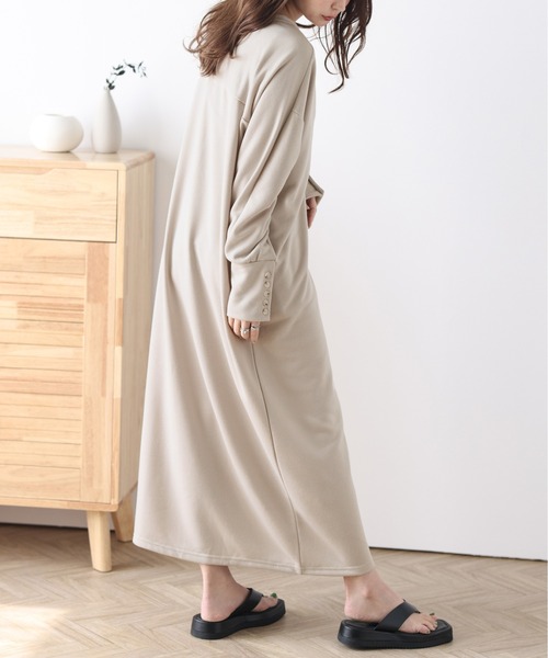 AMELY（エミリー）の「Vネックワンピース（ワンピース・レディース・ベージュ/ブラック/アイボリー/ライトグレー・フリー）」の6枚目の写真
