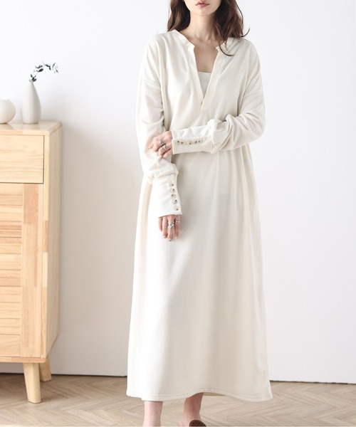 AMELY（エミリー）の「Vネックワンピース（ワンピース・レディース・ベージュ/ブラック/アイボリー/ライトグレー・フリー）」の8枚目の写真
