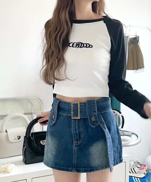 Chick(チック)の「Cropped Raglan Long Sleeve T-Shirt / クロップド ロゴラグランT(Tシャツ/カットソー・レディース・ブラック×ホワイト/ネイビー×ホワイト/ブラウン系その他/ブラック×グレー・L/M/S)」の15枚目の写真