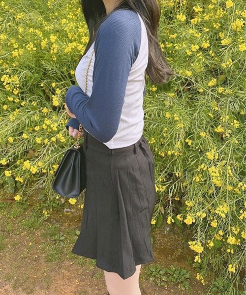 Chick(チック)の「Cropped Raglan Long Sleeve T-Shirt / クロップド ロゴラグランT(Tシャツ/カットソー・レディース・ブラック×ホワイト/ネイビー×ホワイト/ブラウン系その他/ブラック×グレー・L/M/S)」の10枚目の写真