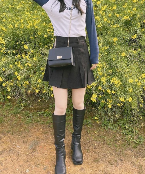 Chick(チック)の「Cropped Raglan Long Sleeve T-Shirt / クロップド ロゴラグランT(Tシャツ/カットソー・レディース・ブラック×ホワイト/ネイビー×ホワイト/ブラウン系その他/ブラック×グレー・L/M/S)」の12枚目の写真