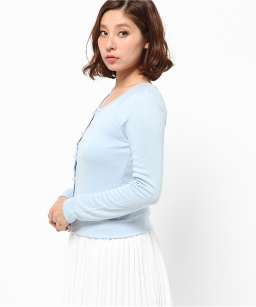 OUTLET（アウトレット）の「【Delyle noir】パールボタンカーディガン（カーディガン/ボレロ・レディース・サックスブルー/ラベンダー・FREE）」の4枚目の写真