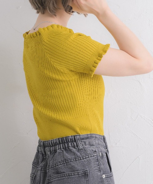 ems excite(エムズエキサイト)の「2WAYフリルNT(ニット/セーター・レディース・ブラック/オフホワイト/イエロー/ブルー・FREE)」の6枚目の写真