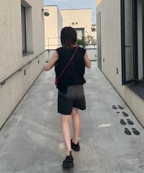 shesame（シーセム）の「グラデーション加工デニムショートパンツ（デニムパンツ・レディース・ブラック/ブルー・SMALL/MEDIUM）」の4枚目の写真