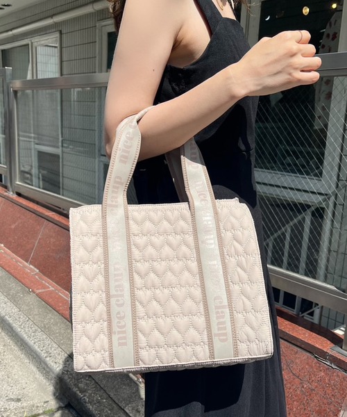 one after another NICE CLAUP（ワンアフターアナザーナイスクラップ）の「【再入荷】ハートキルティングミニトートバッグ（トートバッグ・レディース・ブラック/アイボリー/ベージュ/ピンク・ONE SIZE）」の8枚目の写真