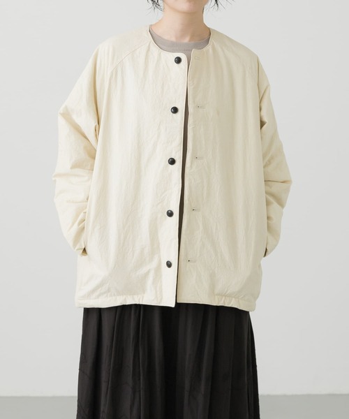 かぐれ（カグレ）の「中綿ノーカラーショートコート（ノーカラー