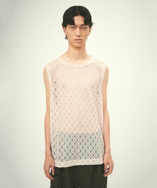 Juha(ユハ)の「RUSSELL LACE NO-SLEEVE(ベスト・メンズ・アイボリー/ブラック/オリーブ・4/3)」の2枚目の写真