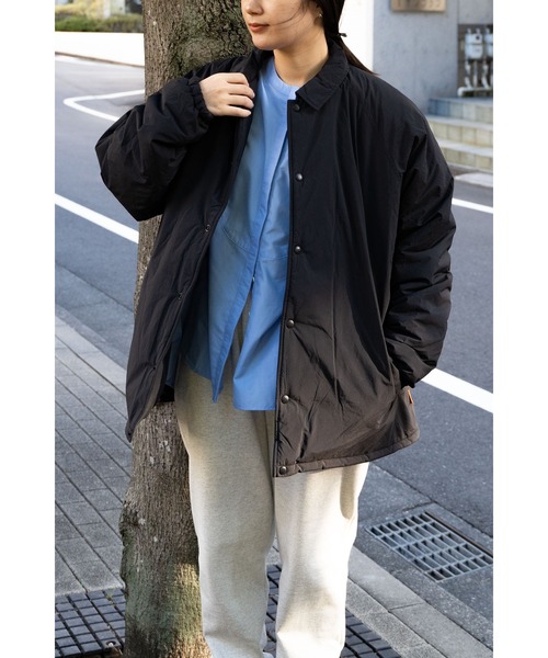 UNIVERSAL OVERALL(ユニバーサルオーバーオール)の「【 UNIVERSAL OVERALL / ユニバーサルオーバーオール 】 パディング コーチ ナイロンジャケット DRE U2333440(ナイロンジャケット・メンズ・ターコイズブルー/オレンジ/ベージュ/ブラック・L/M)」の2枚目の写真