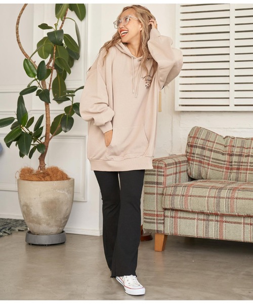 anap mimpi（アナップミンピ）の「裏起毛オルテガコーデュロイ×チロリアン刺繍フディートレーナー（パーカー・レディース・アイボリー/ダークグレー/ベージュ・FREE）」の10枚目の写真